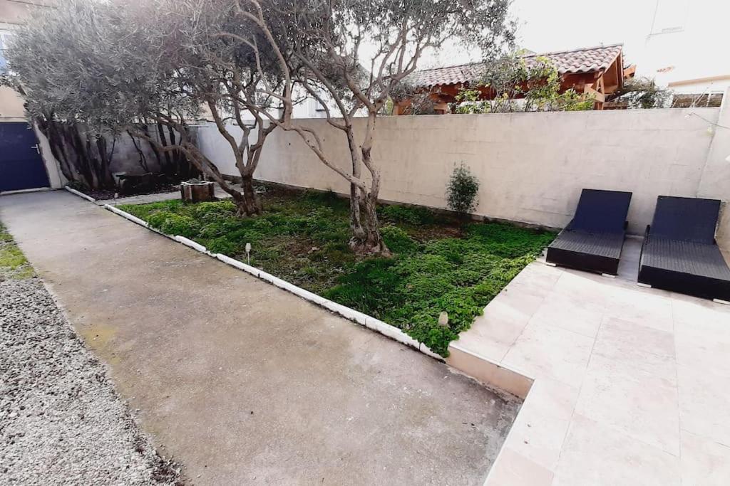 Maison Maloya 2 Chambres Avec Jardin Cavaillon Bagian luar foto